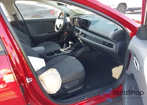 2025 Kia K4 Lxs z USA, uszkodzony, nr VIN 3KPFT4DE6SE020567